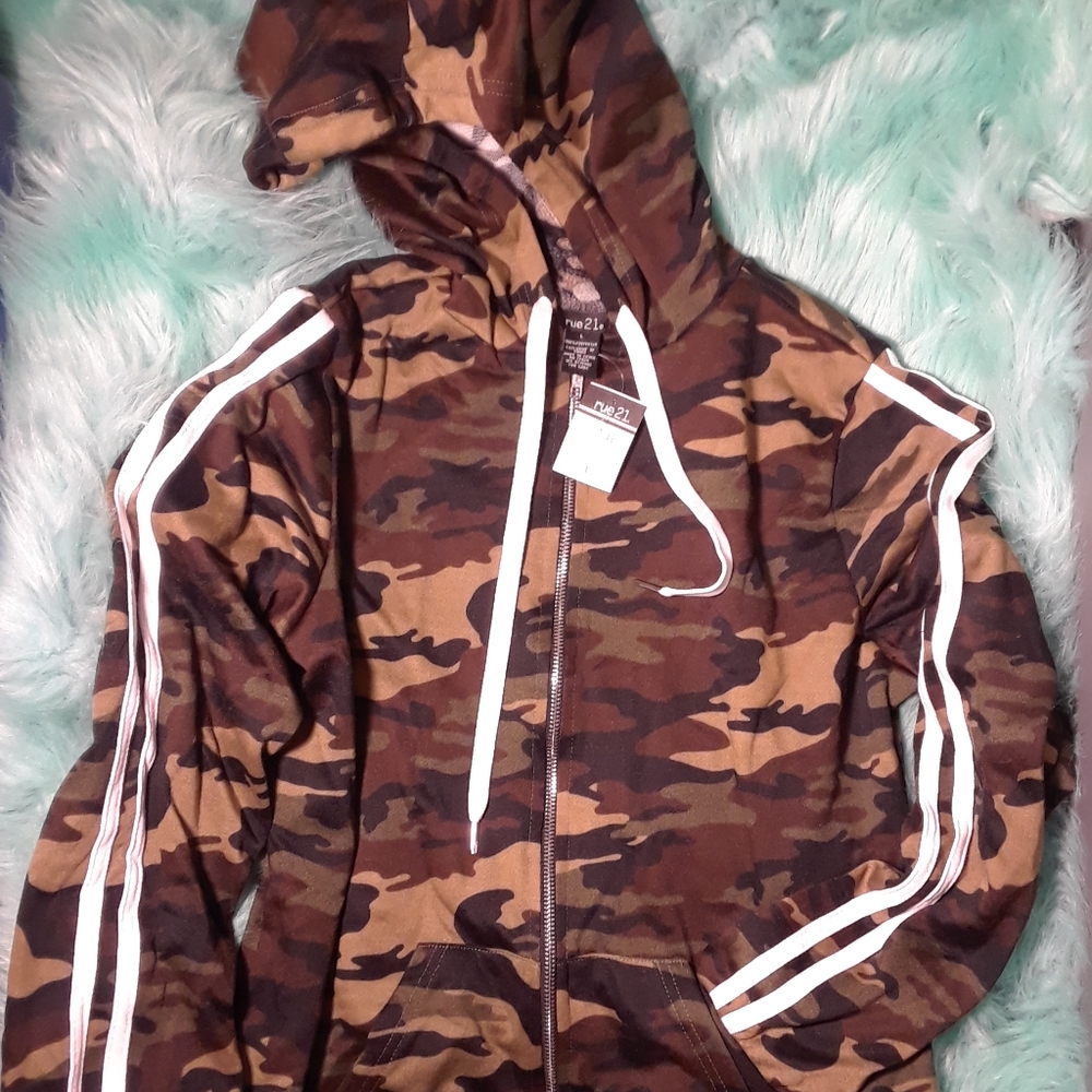 NWT Rue 21 Camo Sweater Hoodie with Stripes